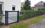 Loos mit Doppelstabmatte, Postkasten/Kamera